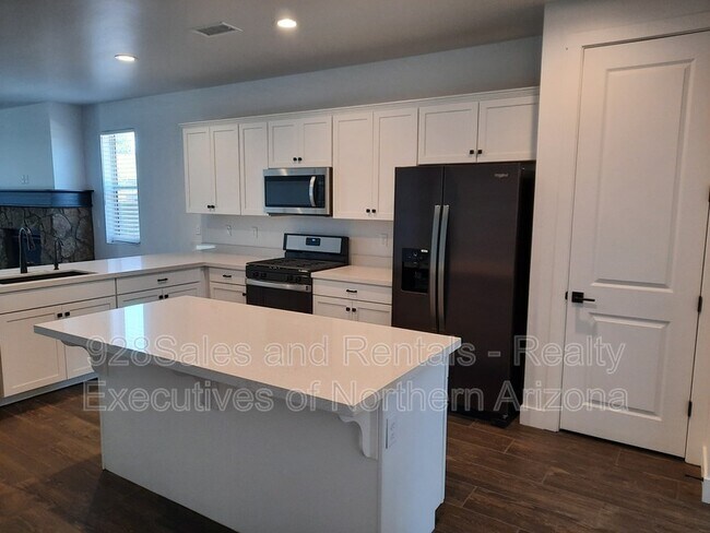 Building Photo - 2335 S Polaris Way