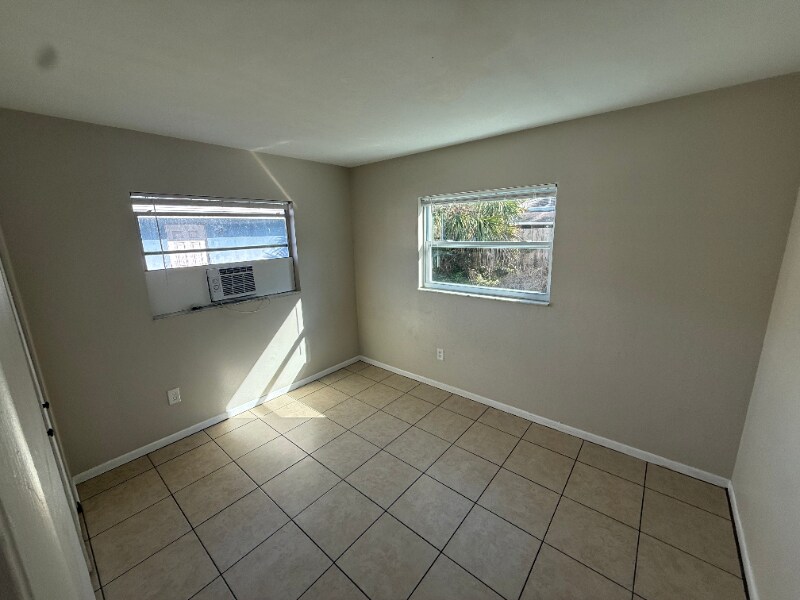 Building Photo - 1407 S Madison Ave