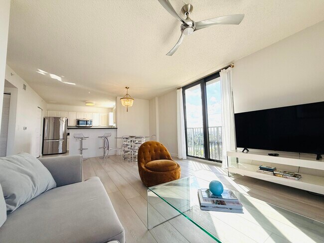 Building Photo - 651 Okeechobee Blvd