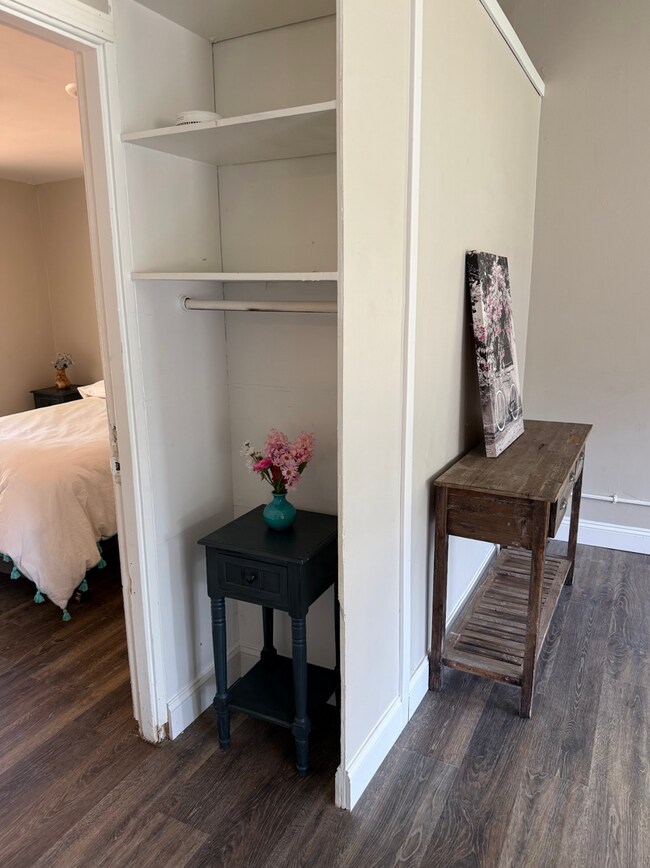 Building Photo - LAND CONTRACT (RENT-TO-OWN)