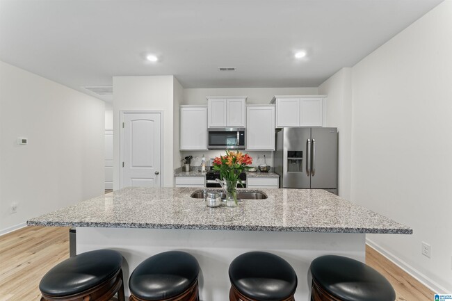 Building Photo - 991 Archers Trail N