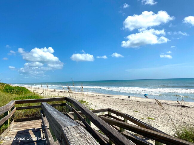 Building Photo - 2035 Jimmy Buffett Mem Hwy
