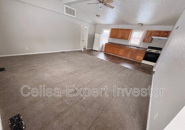 Building Photo - 6832 Autumn View Dr