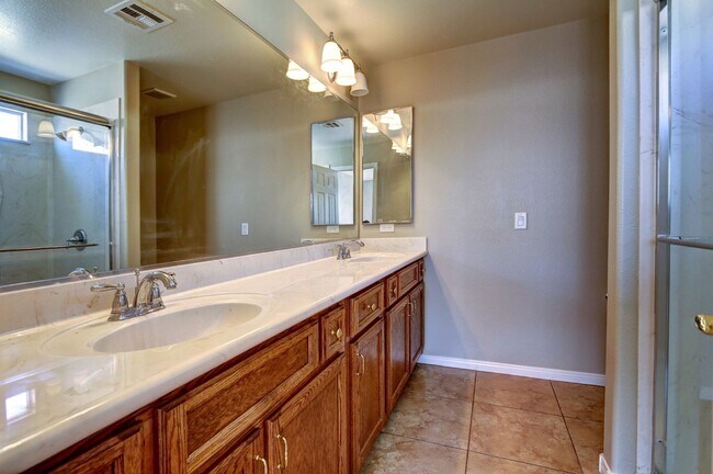 Building Photo - 6733 Lydian Ct