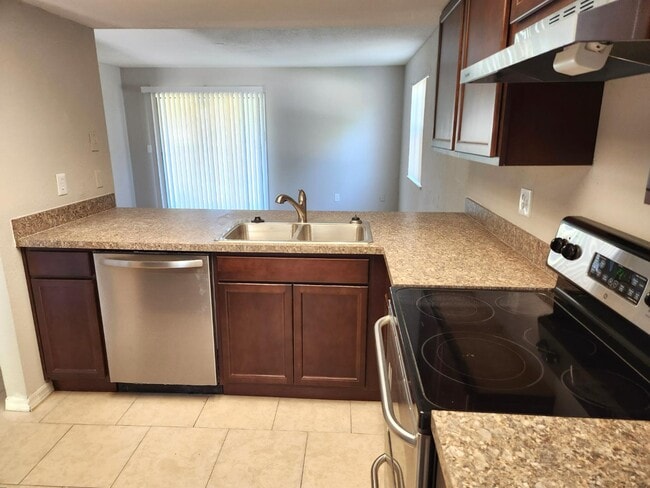 Building Photo - 103 Booth Ln