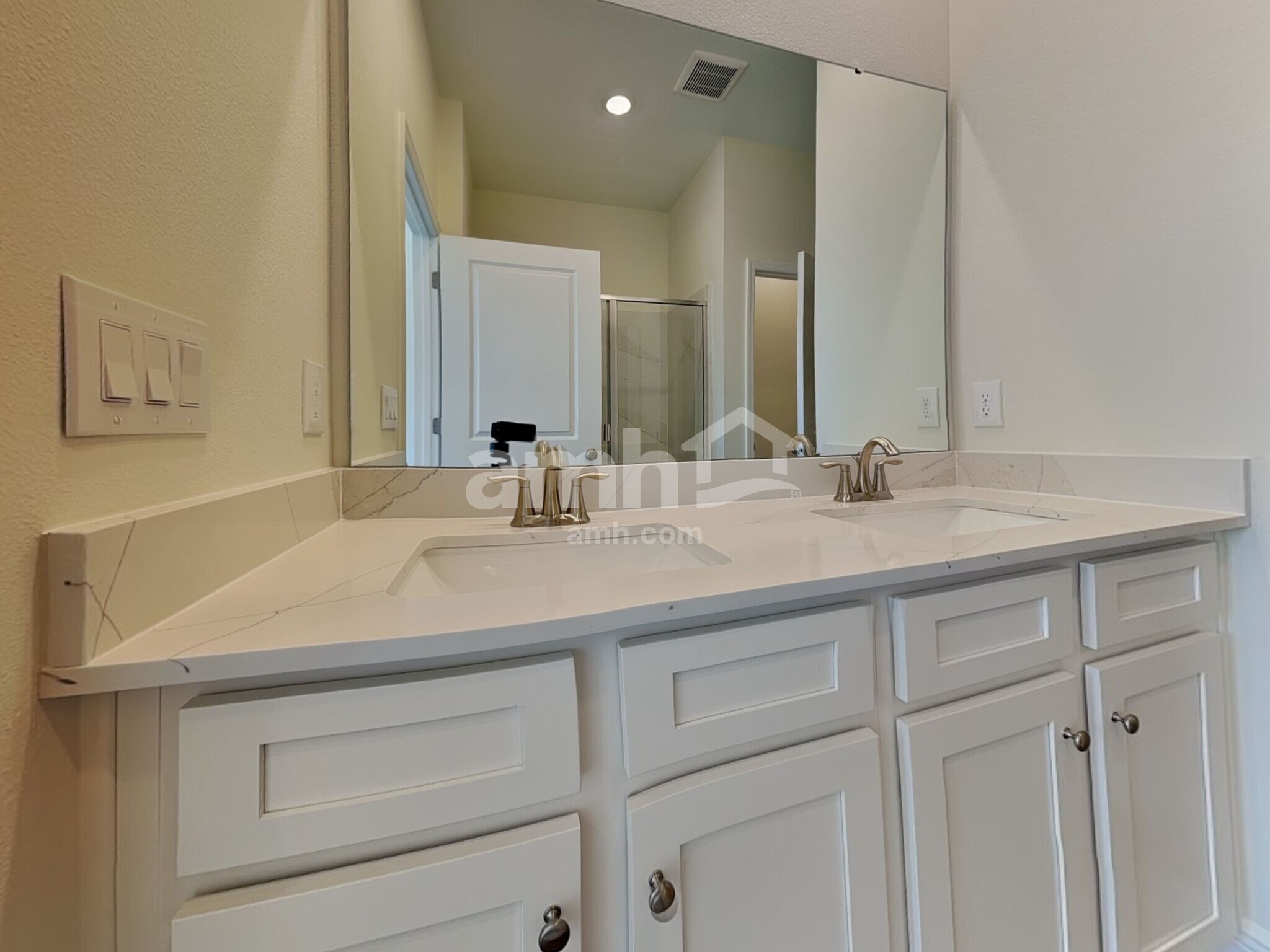Building Photo - 1533 Blue Nile Pt