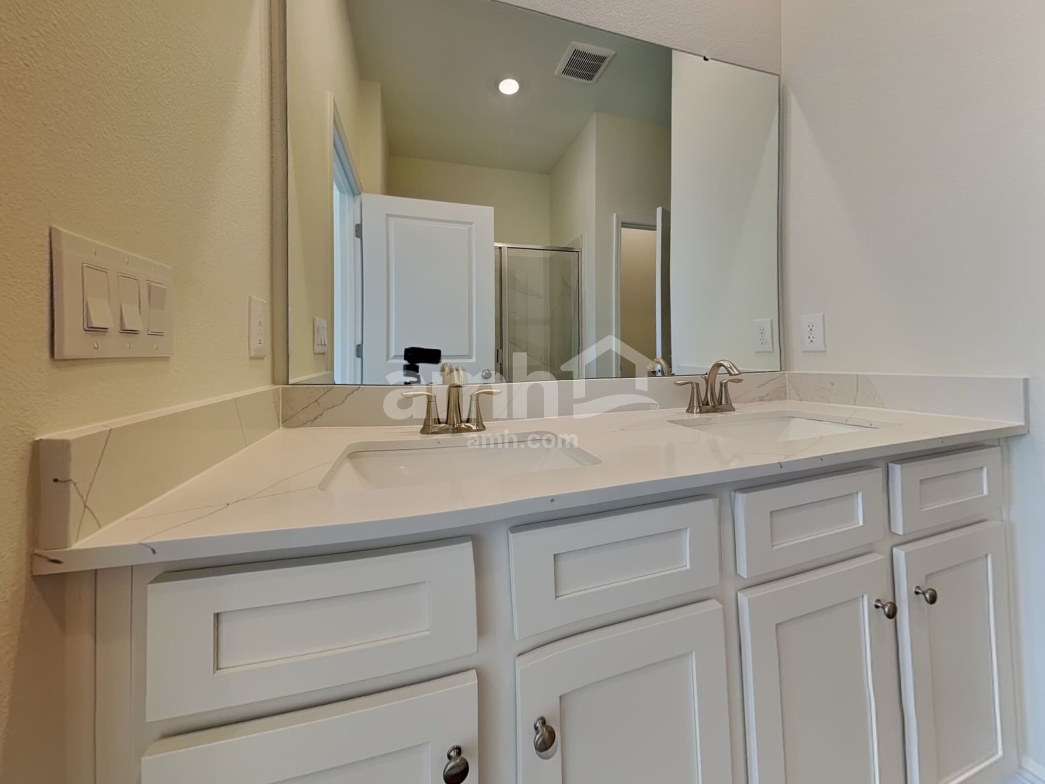 Building Photo - 1555 Blue Nile Pt
