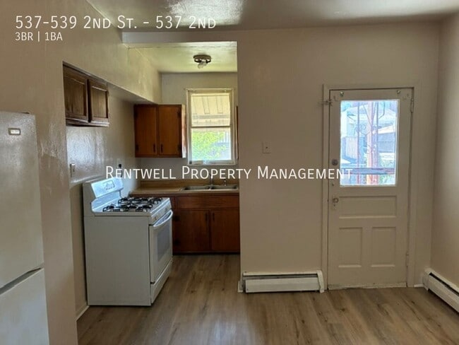 Building Photo - 537-539 2nd St.-537 2nd