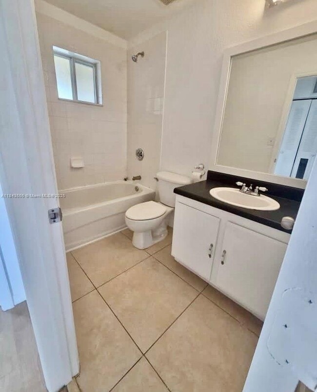 Building Photo - 2184 NE 167th St