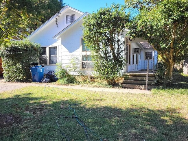 Primary Photo - 711 Wood St