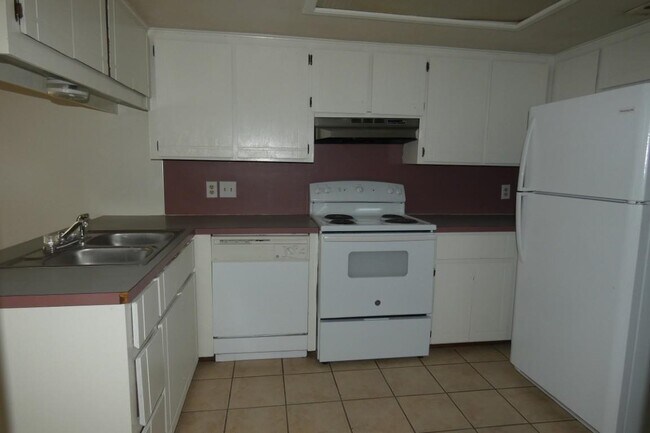 Building Photo - 2905 NE Tortoise Dr