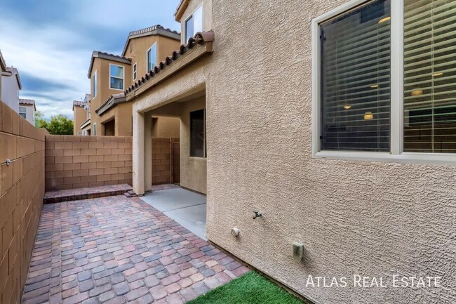 Building Photo - Beautiful Home with A Spacious Floorplan!