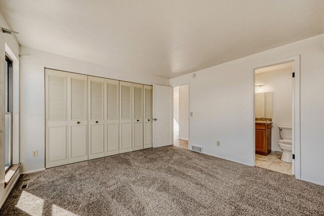 Building Photo - Incredible Shanahan Ridge Home with Flatiron Views