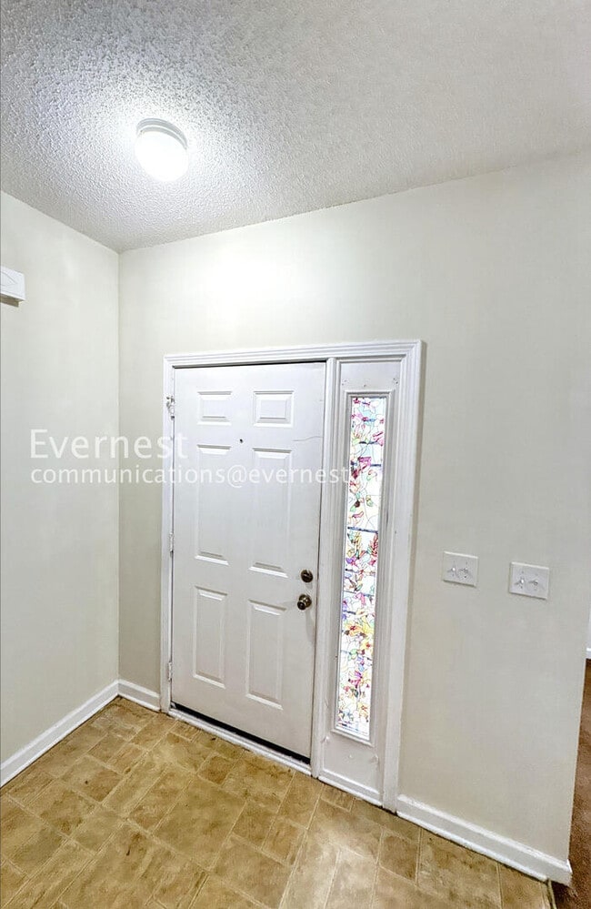 Building Photo - PROMO: Enjoy your 2nd month rent-free rent when you sign the lease today! 3 Bed, 2.5 Bath Home wi...
