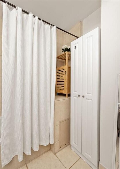 Building Photo - 259 14th St NE