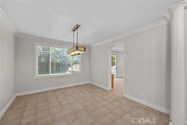 Building Photo - 5050 Stone Ridge Dr