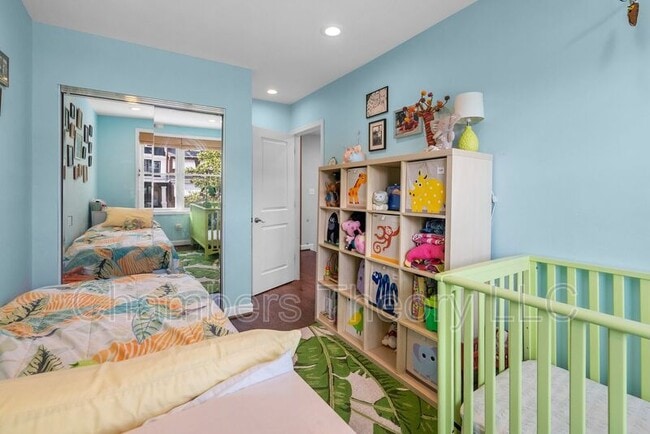 Building Photo - 1275 Oates St NE