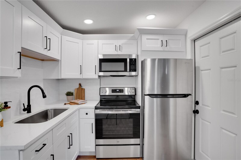 Building Photo - 11797 104th St