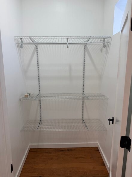 Building Photo - 711 Chew St