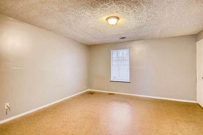 Building Photo - Charming Property  -Finished Basment/Priva...