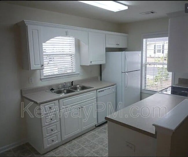 Building Photo - 7322 Dorado Dr