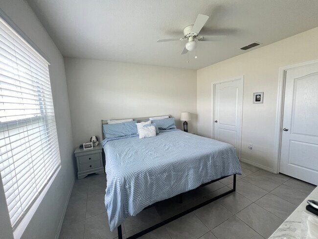 Building Photo - 187 Emanuelle Dr