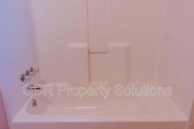 Building Photo - 305 Wilshire Dr SW