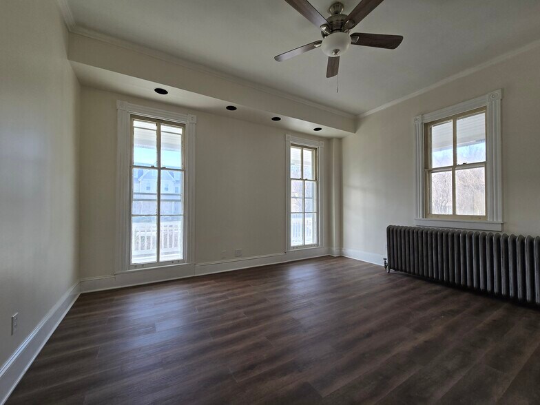 Building Photo - 100 Melvin Ave