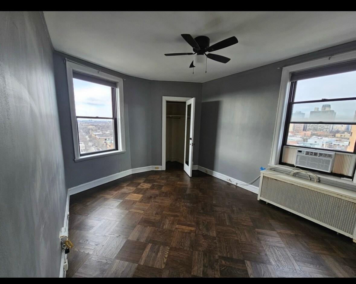 Bedroom - 2000 N Lincoln Park W