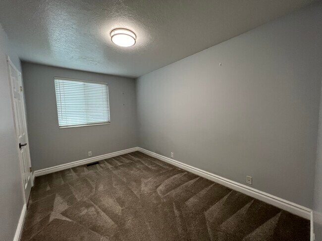 Bedroom No. 2 - 5577 S Walden Glen Dr