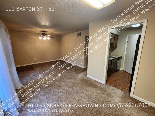Building Photo - 111 Barton St