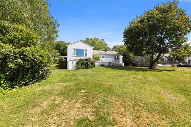 Building Photo - 331 Third Beach Rd