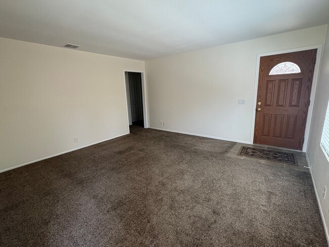 Building Photo - Charming Single-Story in Mission Oaks area!
