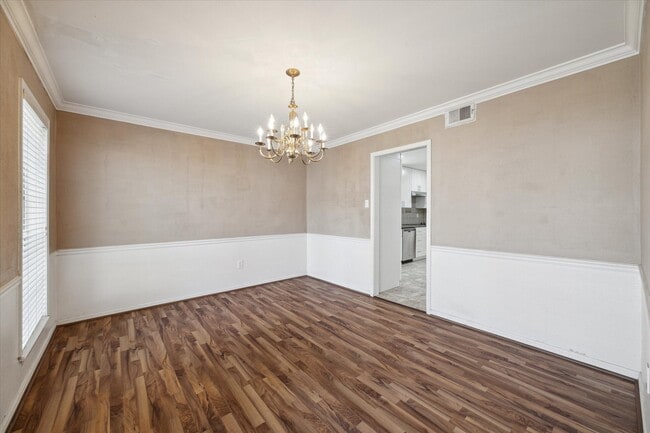 Building Photo - 5019 Oak Shadows Dr