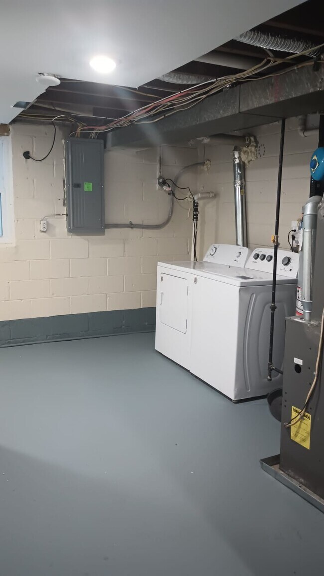 Building Photo - 7423 St Patricia Ct