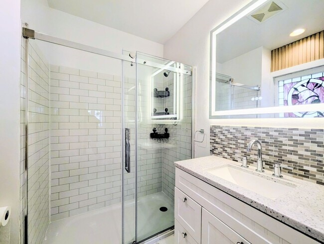 Building Photo - 4Bd/2.75Ba Mukilteo House