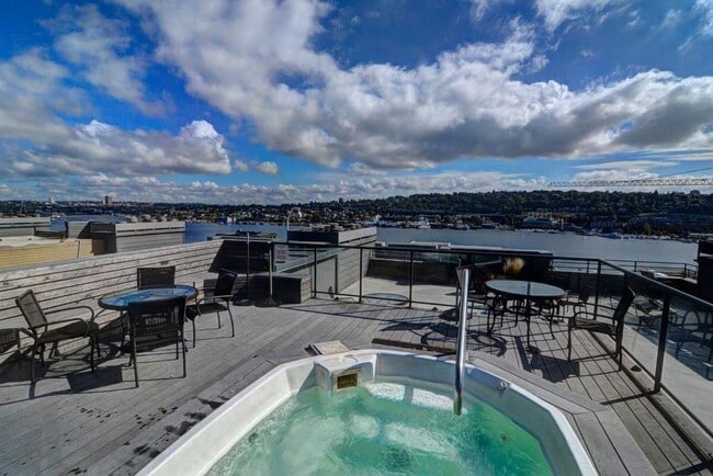 Building Photo - Furnished Condo with beautiful Lake Union ...