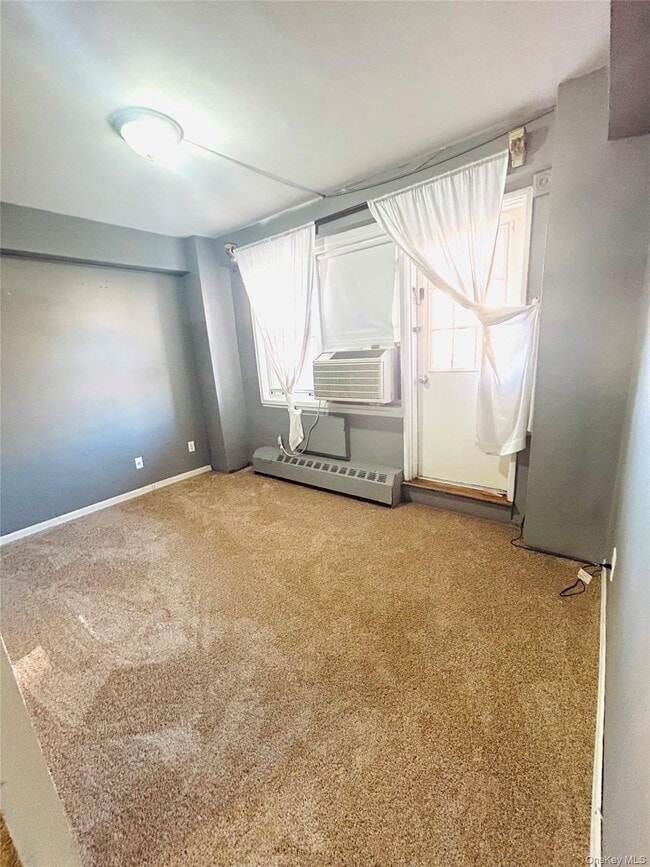 Building Photo - 89-15 Parsons Blvd