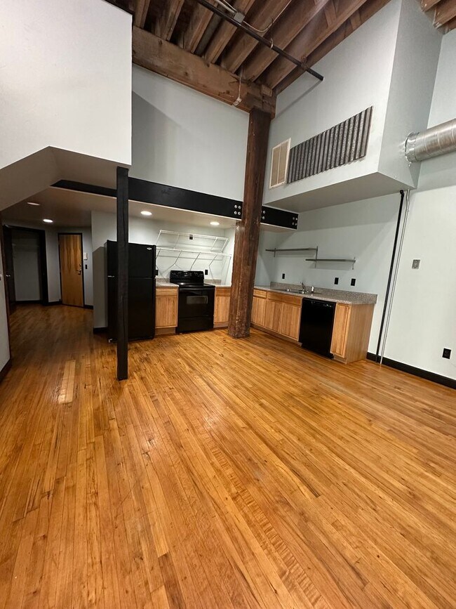 Building Photo - Founders Park Lofts