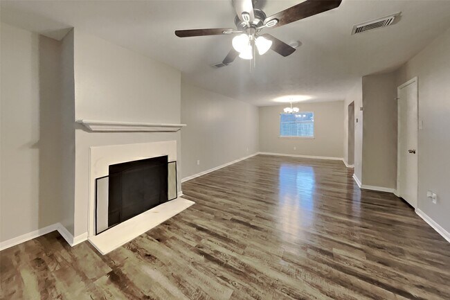 Building Photo - 18206 Gravenhurst Ln