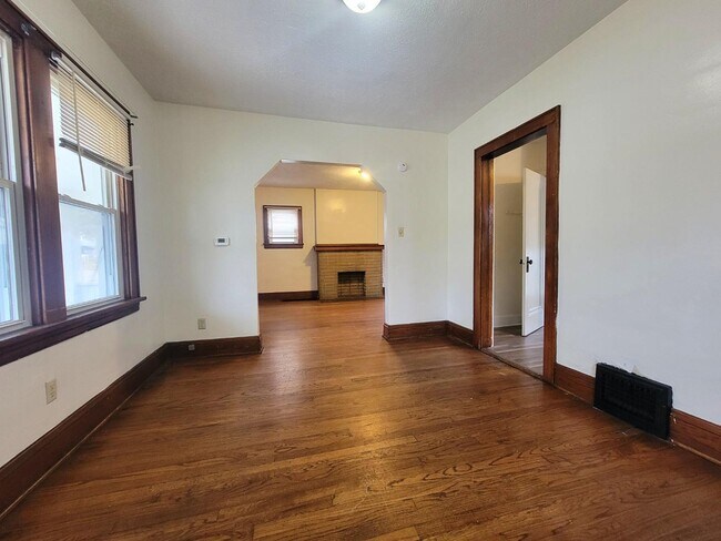 Building Photo - 588 Sanford Ave