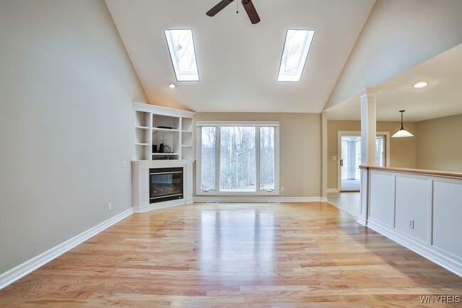 Building Photo - 480 Whitehaven Rd