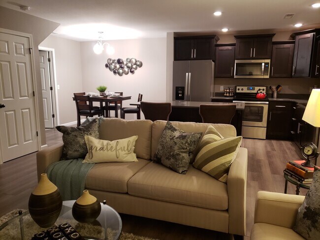 Building Photo - Looking For Convenience? Well, Look No Further!