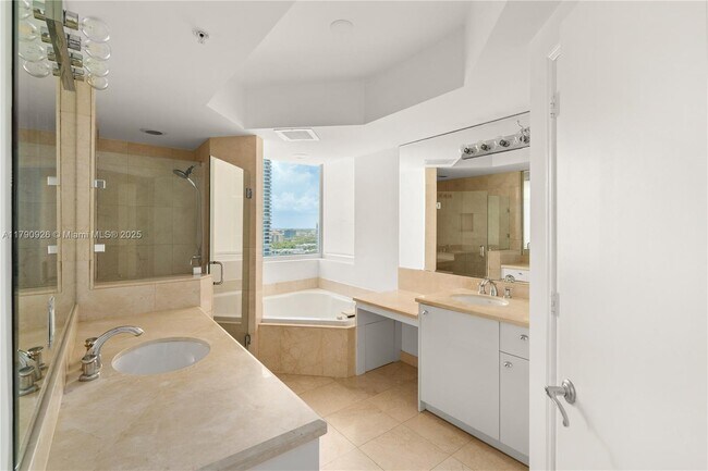 Building Photo - 19400 Turnberry Way