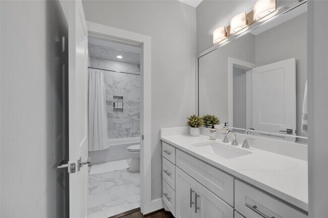 Building Photo - 19 Acorn Cluster Ct