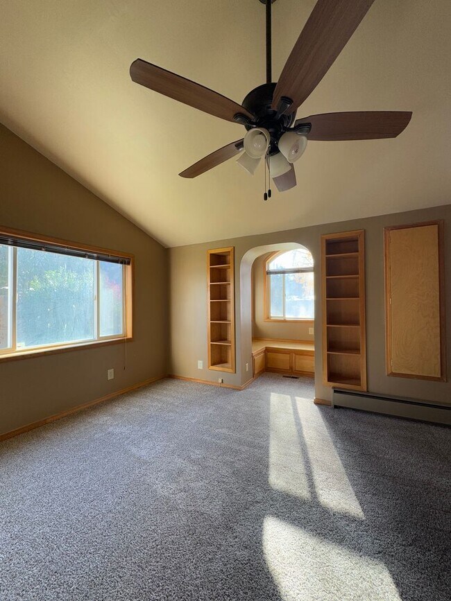 Building Photo - Expansive Updated Home with Creek Views & Prime Location