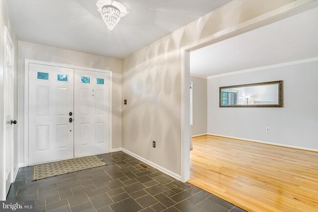 Building Photo - 2131 Kings Mill Ct