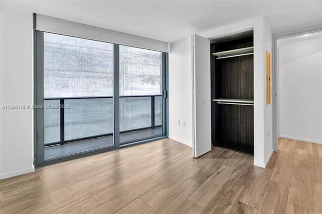 Building Photo - 801 S Miami Ave