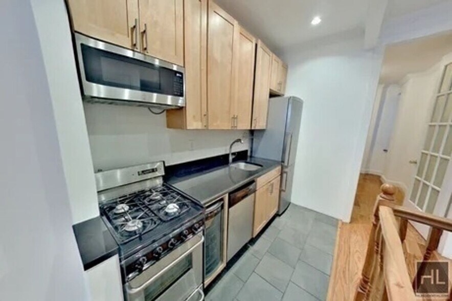 Building Photo - East 100th Street