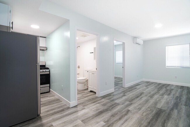 Interior Photo - Harvard Boulevard